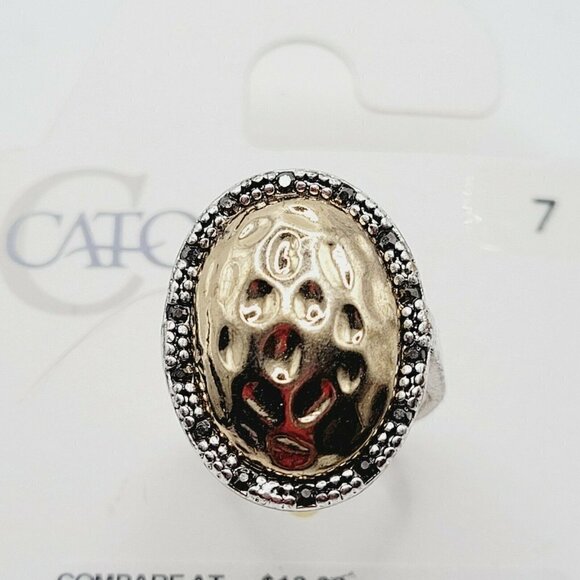 CATO Fashion Ring Size 7 Silver & Gold Tone Hammered On Top Rhinestones - Picture 2 of 5